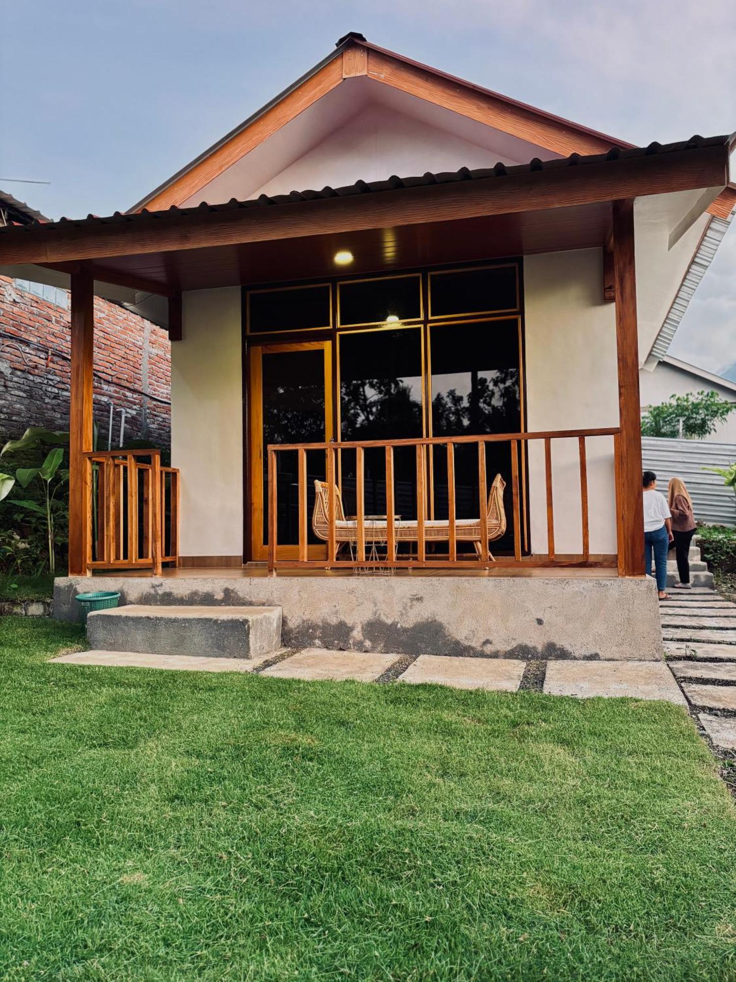 Anjani Larva Cottage - Homestay And Eatery Senaru Esterno foto